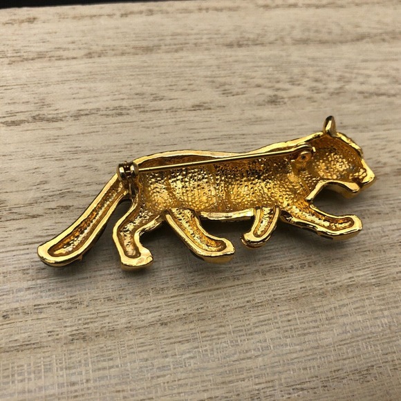 Tiger Cat Brooch 2.5" Vintage Rhinestones Green Eye Black Stripes Gold Tone Pin - Picture 3 of 5